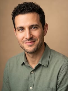 Deniz Aydın, Pflegefachkraft